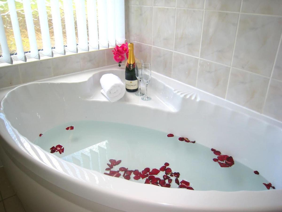Arden Hill Farmhouse - Hot Tub, Snooker Table, Sleeps 16 Stratford-upon-Avon Exterior foto